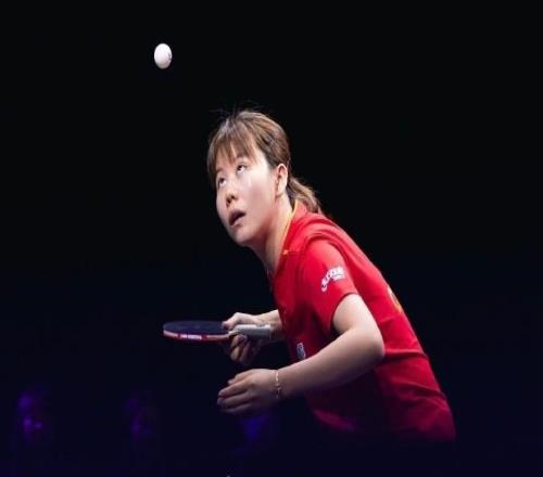 陈幸同42逆转战胜早田希娜，国乒包揽横滨冠军赛女单四强