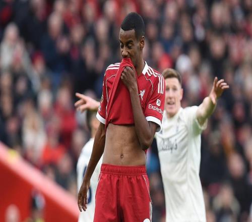 主场崩盘！利物浦爆冷03森林近7轮英超6负萨拉赫+伊萨克哑火