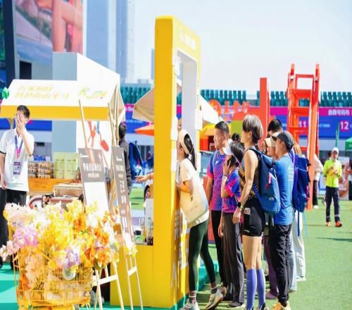 华润万家支持2025深圳南山半马携润家优选好物为奔跑注入动力