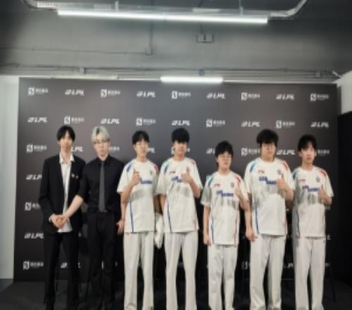 LGD赛后群访教练：队伍状态比之前好局内失误也有所减少