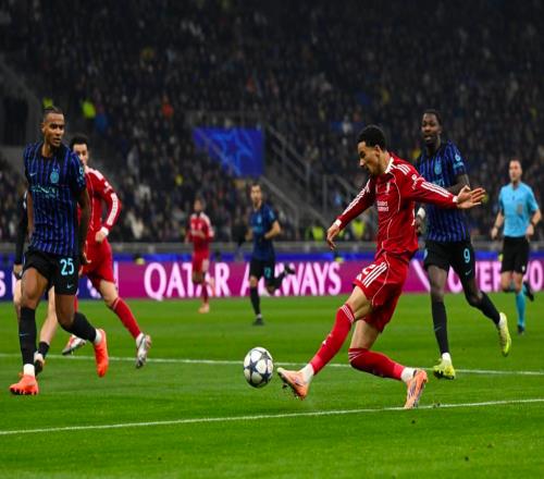 01！英意豪门欧冠巅峰对决7亿战舰连伤两员大将88分钟惨遭绝杀