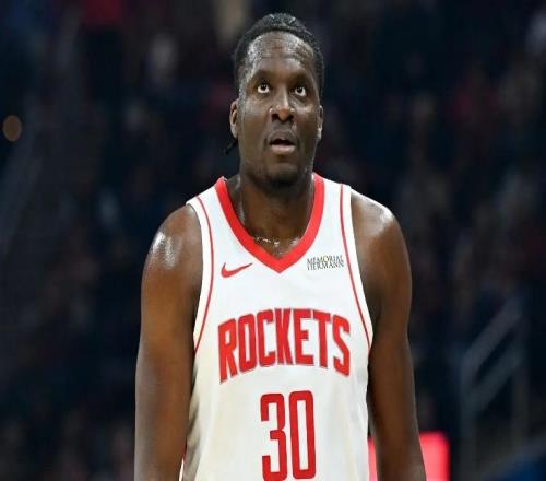 各方面的能力都太平庸了！火箭替补中锋也就是一个底薪水平