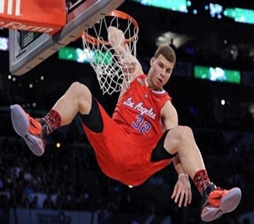 09届谁赚到最多哈登4亿，库里5.3亿，看到霍勒迪我服了