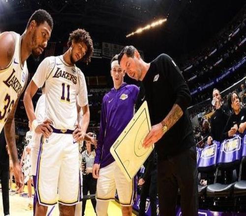 雷迪克：更衣室的阵容足够赢球对球队的信心达到了空前的程度