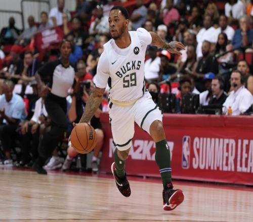媒体人：前NBA锋线球员雷琼塔克接近加盟CBA球队