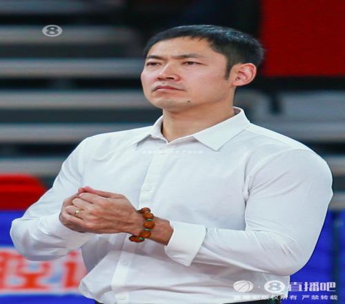 直播吧：北控队选择张庆鹏原因曝光严格治军善于培养年轻球员