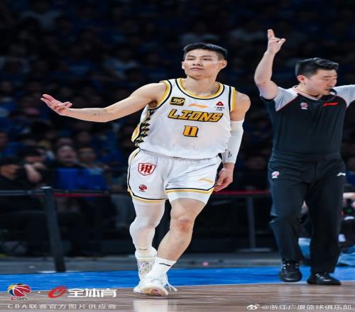 神奇小子！林秉圣4中3砍下10分大心脏三分几乎锁定胜局