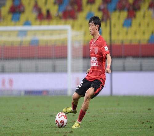 记者：杨明洋奔跑拼抢出球能力被认可，蓉城200万元买来稳赚不赔