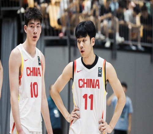 苏群：中国U19男篮整体防守强度和联防灵活性都能赶上世界潮流