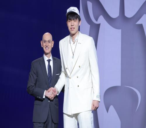 杨瀚森前曾有8位中国球员被选中3人未登陆姚易双星闪耀