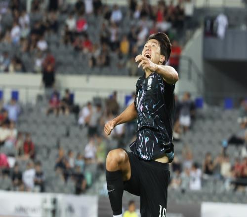 韩国前锋：打进A级赛事处子球很开心父子都入选国家队不常见