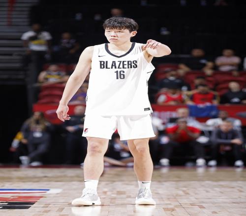 美主持人：杨瀚森抢篮板像亚当斯和小洛一样经常卡位这深得我心