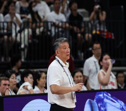 媒体人：中国女篮今天是严重的轻敌导致输球又装又浪