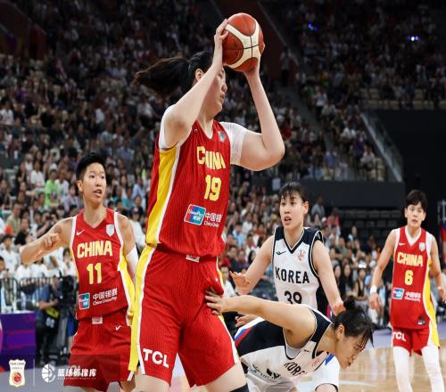 小孩欺负大人！张子宇8中8超高效砍18分4板下半场首发改战局