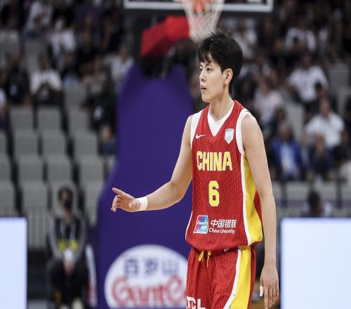 又飒又能打！杨舒予8中5贡献12分3板4助正负值+16