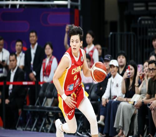 徐静雨：杨舒予速度和判断俱佳未来十年都会是女篮绝对主力之一