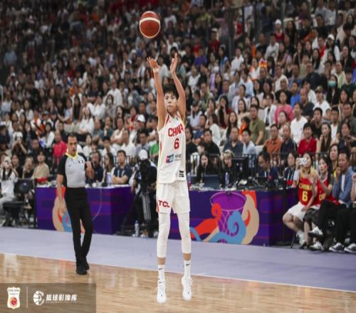 直播吧：杨舒予希望日后冲击WNBA
