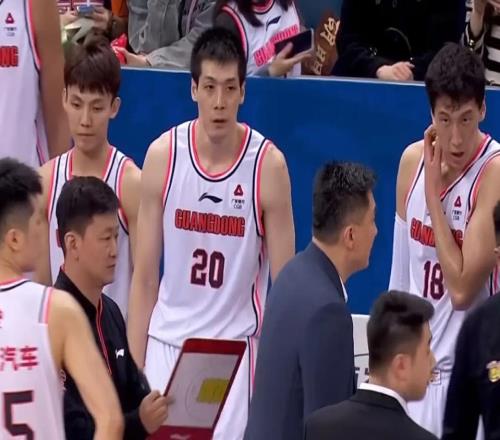 广东男篮确定大外援人选，报价臂展2米18悍将，NBA场均7.1+4.4！