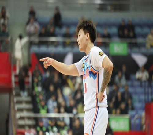 苏群：CBA的工资&交易制度看似模仿NBA实则有很多可以利用之处