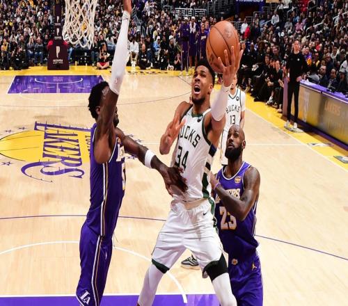 詹姆斯26+9+10+3断创NBA历史第1神迹！东契奇24+9+9，字母哥暴走