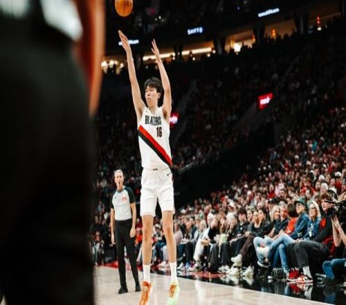 杨瀚森再度登场！接锅3分压哨命中，这项数据全队第三