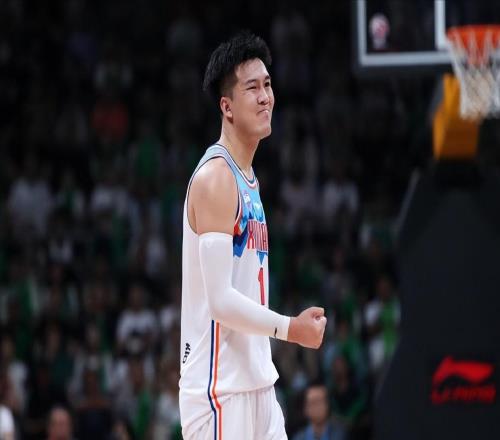 无人问津！防守悍将离开CBA，在广东宏远多次成为奇兵