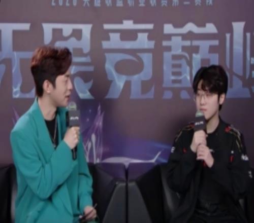 JDG.Zhuo：Peyz选手非常全面，配合在变好基本的交流也没问题
