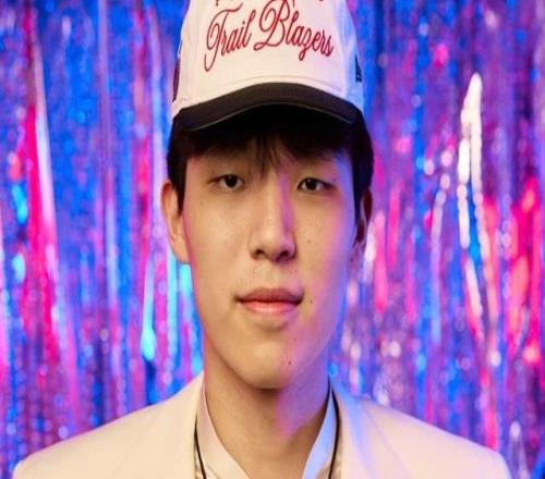 刘玉栋杨瀚森打NBA唯一欠缺强悍的身体姚明当年不是吃是练出来的