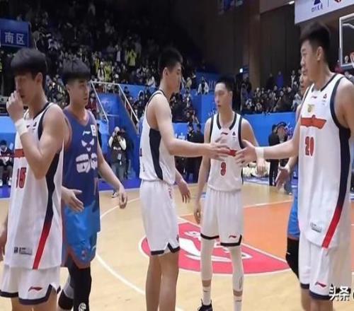 杜锋：四川降温了但全场座无虚席能感受到大家对于广东热爱和支持