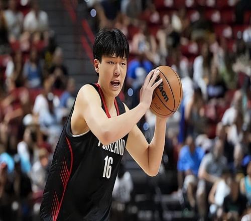 开拓者记者：杨瀚森NBA首秀会遇上戈贝尔和森林狼，这是一次打爆