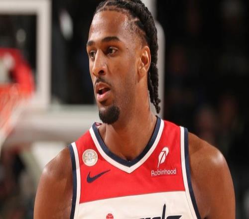 萨尔成为奇才队史上单场拿到30分+10篮板最年轻的球员