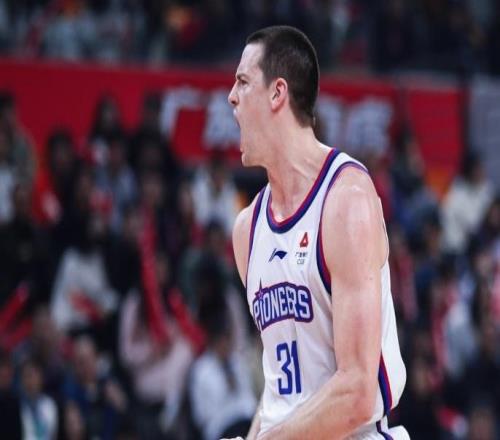 郭艾伦连续伤停11场！赖俊豪重伤广州惜败天津詹姆斯23+18