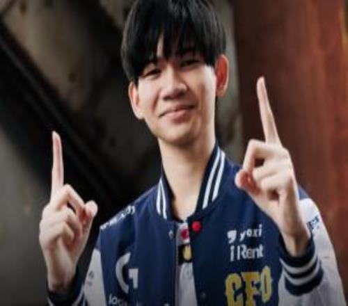 让我们再等下一个十年！中国台湾网友看CFO两局落败：洪q真的烂什么李哥接班人