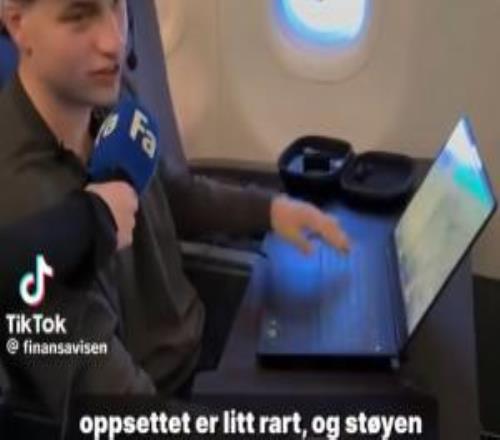 马斯克吹爆！飞机上能流畅玩CS2无畏契约，网速比家里还快