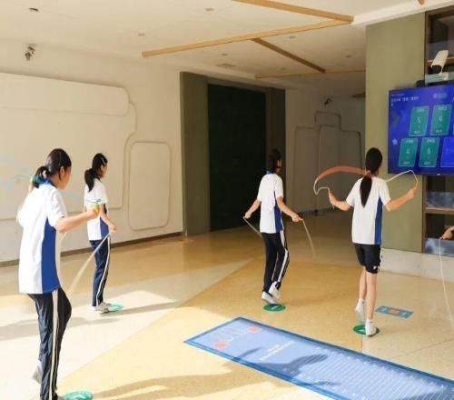 深圳小孩哥“声东击西”晃倒CBA球星，被赞“未来之星”