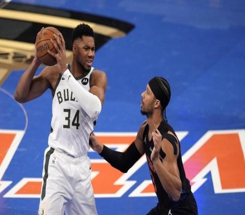 布伦森37分尼克斯灭雄鹿进NBA杯八强字母哥复出30+15+8难阻7连败