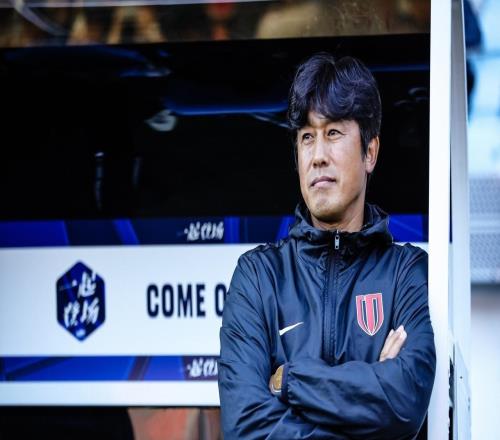 谢峰有望执教成都蓉城曝徐正源续约谈判陷入死局，彼此互不让步