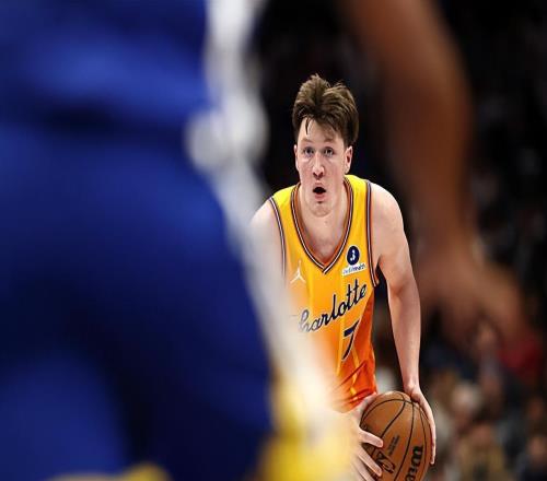 明明成熟度如此惊人，黄蜂侧翼新秀为什么得不到更多的球权支持