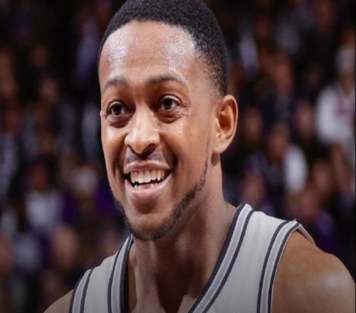 正式完成续约！马刺给出4年2.29亿美元，留下福克斯！