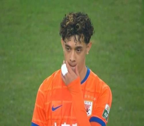 韩鹏+彭啸只缺席1场，临时主帅延续三后卫泰山队收官2场毫无压力