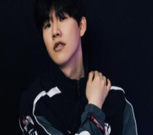 Theshy发文告别赛场：今后也会持续做公益下一个阶段让自己体验更多彩的人生