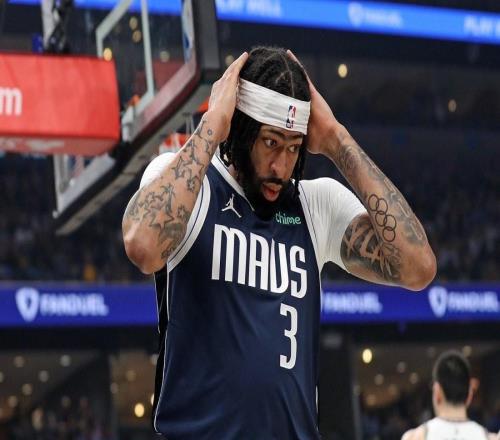 已连续缺席独行侠8场比赛，记者：对阵开拓者浓眉仍出战成疑