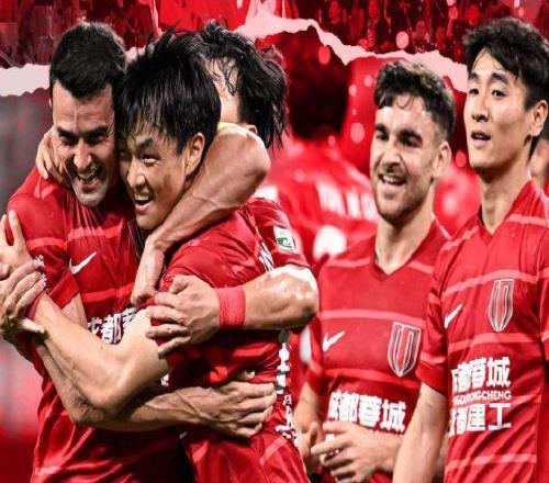 亚冠首秀崩盘：94分钟染红，95分钟被绝杀，中超领头羊12遭逆转
