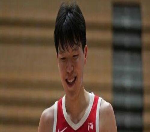 22+7+3！杨瀚森拿下全队最高分！