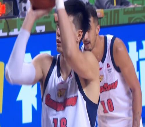 杜锋赌对了！焦泊乔狂轰广东生涯最强一战，保底能进总决赛！