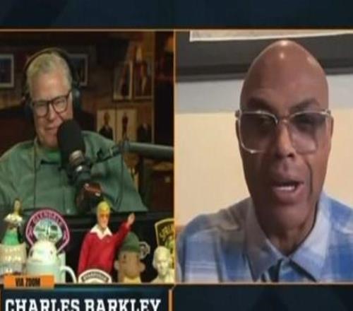 巴克利：詹姆斯的背痛所有老年人都会犯，所以他就是老了