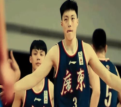 胡明轩11中3一言难尽徐杰奎因狂轰39+12+8苍白无力,广东功亏一篑