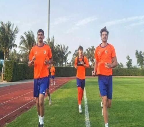 正式官宣，泰山队续约瓦科，外援中后卫挑花眼，克雷桑暂推迟归队