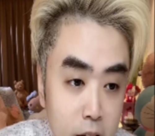 朱开：iG太神秘了人越组越少听说呼吸都要休息目前只有中野确定