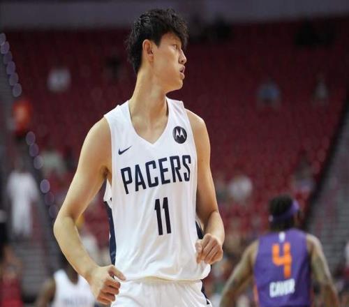 选秀专家：曾凡博签篮网只是E10合同，很多不确定性需努力冲双向
